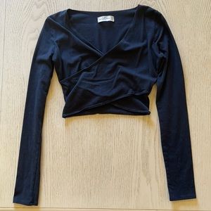 Abercrombie black crop top